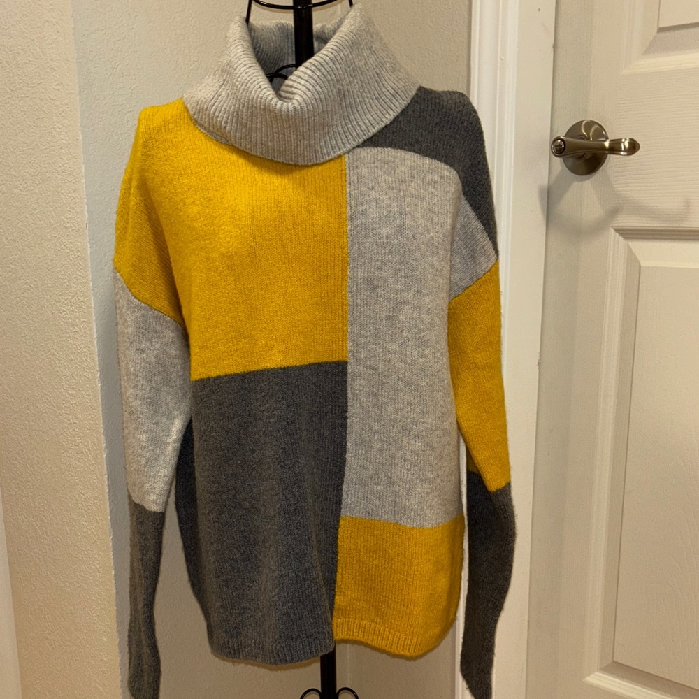 C&C California Yellow and Gray Colorblock Turtleneck Sweater